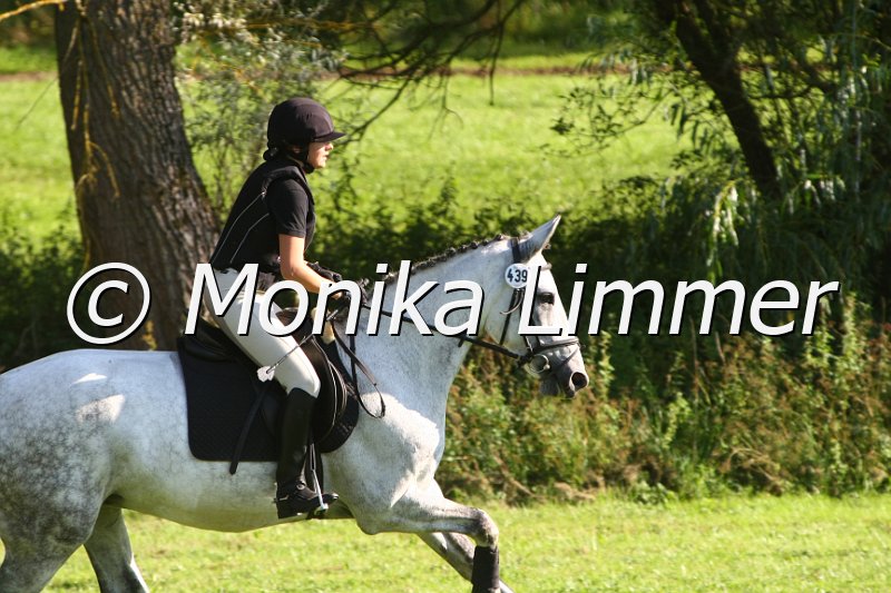 109M7964_Nelly_Stilgelaende A.JPG